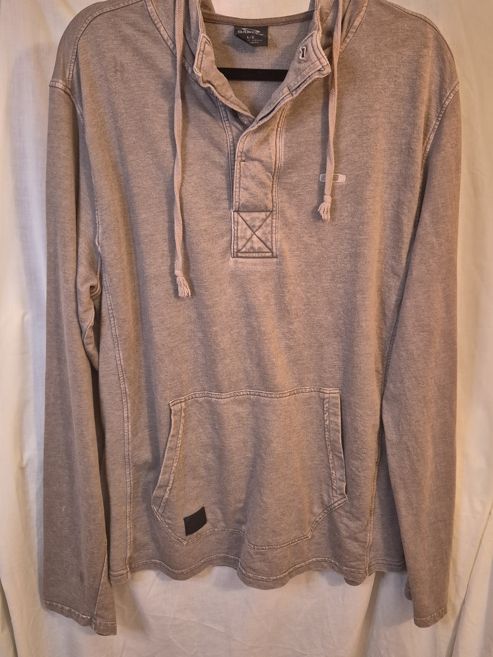 Oakley Men's Taupe Hooded Long-Sleeve Shirt - Casual Pullover